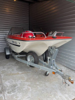 1974 Fiberform Surfrider Tri-Hull