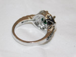 LADIES EMERALD STYLE ROUND STONE RING ~ SIZE 9 ~ NICE COSTUME RING