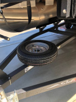 Sun tracker pontoon boat