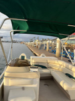 2007 Pontoon Boat w/ Boat Slip