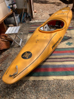 Perception kayak w/ THULE rack and carbon Werner paddle $250 obo