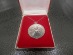 Vintage 1976 Frankin Mint sterling silver pendant and 24"chain
