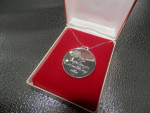 Vintage 1976 Frankin Mint sterling silver pendant and 24"chain