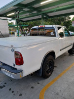 Toyota tundra bed cover..