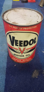 Vintage Veedol Flying V Metal Oil Quart Can