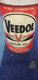 Vintage Veedol Flying V Metal Oil Quart Can