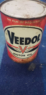 Vintage Veedol Flying V Metal Oil Quart Can