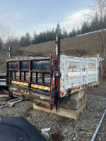 flatbed with lift gate