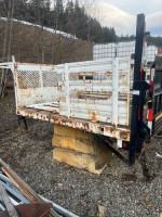 flatbed with lift gate