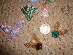 Brooches, Collection of 13. $5 each all for $40