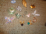 Brooches, Collection of 13. $5 each all for $40