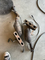 BMW 325xi E46 2.5L Manifolds in great condition. With O2 sensors.