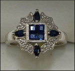 Amazing White Gold Sapphire Fashion Ring