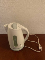 Philips 1.5 L Kettle with 25% thicker body for longer life and triple