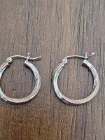 Estate 14K 2 Tone 3/4 Inch Twist Hoop Earrings