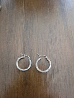 Estate 14K 2 Tone 3/4 Inch Twist Hoop Earrings