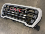2019 / 2022 GMC SIERRA 1500  AT4 GRILLE ASSY OEM