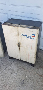 Vintage United Delco Parts Cabinets Shop Garage