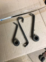 1942-1956 Ford Spark Plug Wire Guide