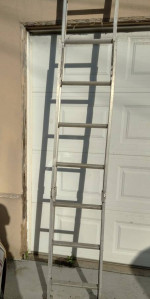 Aluminum LADDER - 8ft