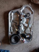 2009 hyndai sonata  drivers side window regulator and glass