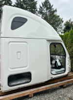 Freightliner Cascadia P4 Cabin 2017 and up