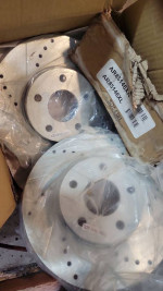 2012-2018 ford focus Front drilled slotted brake rotors.  Powerstop