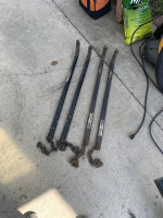 Pair of sway bars for tow hitch