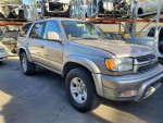 2002-2009 TOYOTA 4 RUNNER SR5 SPORT FOR PARTS