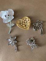 Brooches lot Price