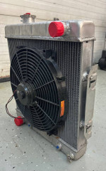 Universal Aluminum Radiator w/ Electric Fan - Mustang