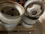 8-nuts wheels, no rust, G Deal!