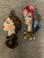 2 pendants