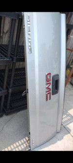 Rust free newer model GMC tailgate