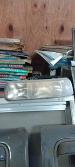 Left and right headlights for Chevrolet trucks sub