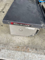 Roll n lock bed cover