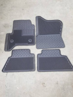 CHEVY EQUINOX NEW FLOOR MAT SET