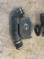 2005 Nissan Frontier Air Intake Filter Box & Tubes