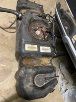 fuel tank assembly with pump