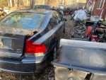 05Volvo S60 T5 Needs work