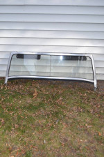 MG Midget Windshield 1972 with visors, broken glass