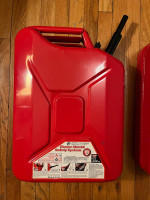 Midwest 5 Gallon Metal Gasoline Jerry Can - Like New