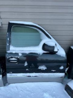 2005 silverado part out passenger door