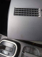 2009 Nissan Versa Middle air vent