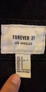 GIRLS FOREVER 21 SIZE SMALL CUT OFF BLACK DENIM BUTTON UP TOP