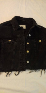 GIRLS FOREVER 21 SIZE SMALL CUT OFF BLACK DENIM BUTTON UP TOP