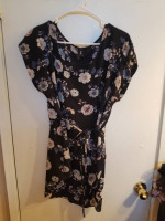 Dark blue high low top with flattering tie under breast