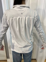 Woman’s Lululemon top