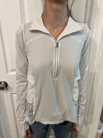 Woman’s Lululemon top
