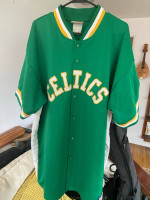 Classic Boston Celtic pregame warmup top, size large